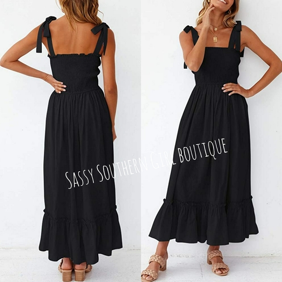 🆕⭐ Boho black smocked tie strap maxi dress - Picture 4 of 11